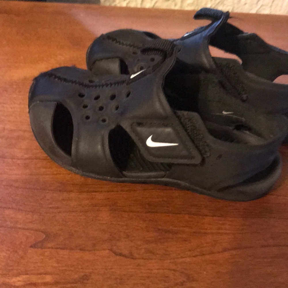 Nike black water shoes